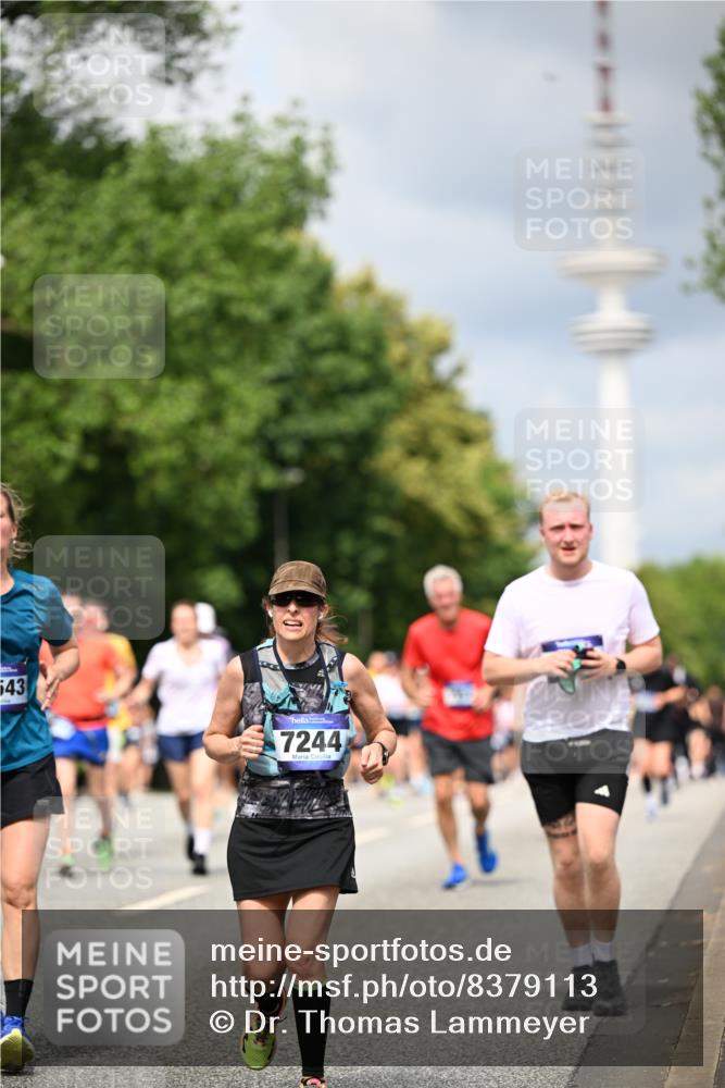 29.06.2025 - hella hamburg halbmarathon Dr. Thomas Lammeyer http://msf.ph/oto/8379113 29.06.2025 10:42:34 Kennedybrücke 1394, 1578, 1596, 1791, 1901, 2124, 2151, 3010, 3094, 3095, 3246, 3338, 3633, 3635, 3636, 3716, 3841, 3927, 4414, 4921, 5300, 5713, 5790, 5875, 6695, 6696, 6751, 6930, 7118, 7119, 7148, 7244, 7371, 7552, 7914, 8539, 8615, 8696, 9424, 9500, 9699, 10146, 10584, 11152, 11164 meine-sportfotos.de