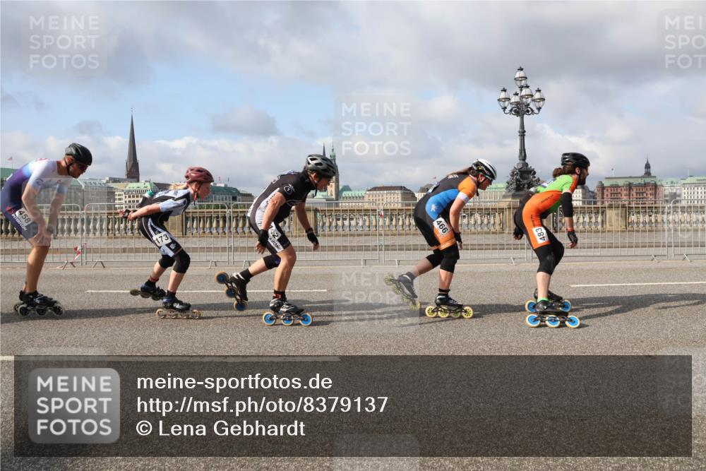 29.06.2025 - hella hamburg halbmarathon Lena Gebhardt http://msf.ph/oto/8379137 29.06.2025 08:51:57 Lombardsbrücke 458, 173, 466, 4 meine-sportfotos.de