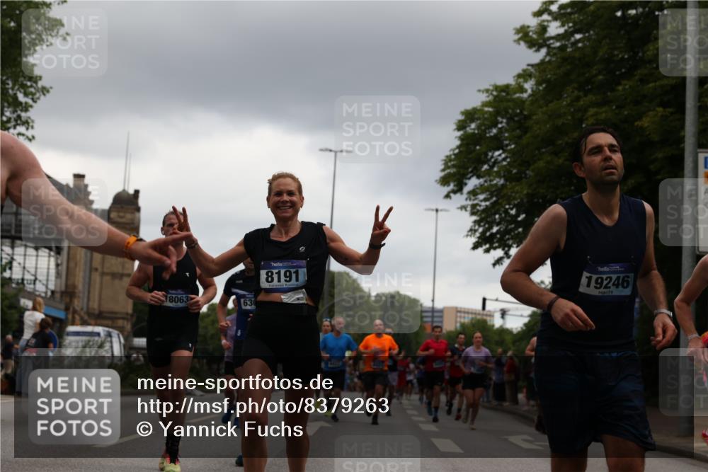 29.06.2025 - hella hamburg halbmarathon Yannick Fuchs http://msf.ph/oto/8379263 29.06.2025 10:54:38 20KM 1364, 1414, 1653, 1681, 2322, 2323, 2363, 6033, 6201, 6309, 6487, 6754, 6757, 7006, 7065, 7636, 8003, 8191, 8421, 8422, 8662, 8923, 9020, 9021, 10534, 10576, 11041, 11366, 11623, 11702, 11753, 11782, 11937, 12491, 13488, 13589, 14429, 15269, 17491, 17825, 17899, 17952, 18029, 18063, 19117, 19146, 19159, 19246 meine-sportfotos.de