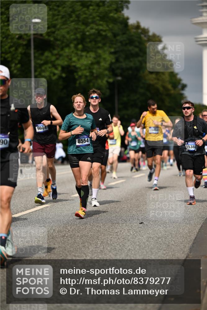 29.06.2025 - hella hamburg halbmarathon Dr. Thomas Lammeyer http://msf.ph/oto/8379277 29.06.2025 10:20:15 Kennedybrücke 1212, 1244, 1308, 1599, 1651, 2071, 2165, 2436, 2601, 2803, 3176, 3648, 4478, 4583, 4637, 4828, 5046, 6935, 7158, 7753, 8057, 8169, 8274, 8295, 8554, 8597, 8645, 8746, 9601, 9628, 9784, 9802, 9810, 9881, 10107, 10139, 10141, 10183, 10292, 10844, 11113, 11344, 11345 meine-sportfotos.de