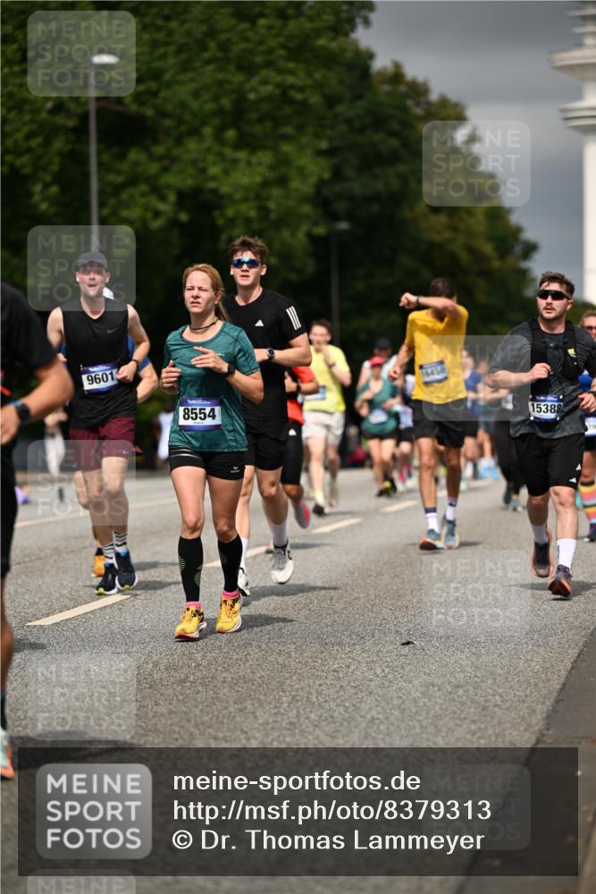 29.06.2025 - hella hamburg halbmarathon Dr. Thomas Lammeyer http://msf.ph/oto/8379313 29.06.2025 10:20:15 Kennedybrücke 1212, 1244, 1308, 1599, 1651, 2071, 2165, 2436, 2601, 2803, 3176, 3648, 4478, 4583, 4637, 4828, 5046, 6935, 7158, 7753, 8057, 8169, 8274, 8295, 8554, 8597, 8645, 8746, 9601, 9628, 9784, 9802, 9810, 9881, 10107, 10139, 10141, 10183, 10292, 10844, 11113, 11344, 11345 meine-sportfotos.de