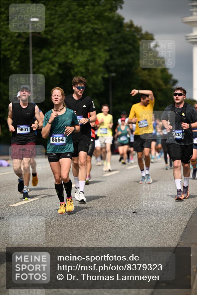 29.06.2025 - hella hamburg halbmarathon Dr. Thomas Lammeyer http://msf.ph/oto/8379323 29.06.2025 10:20:15 Kennedybrücke 1212, 1244, 1308, 1599, 1651, 2071, 2165, 2436, 2601, 2803, 3176, 3648, 4478, 4583, 4637, 4828, 5046, 6935, 7158, 7753, 8057, 8169, 8274, 8295, 8554, 8597, 8645, 8746, 9601, 9628, 9784, 9802, 9810, 9881, 10107, 10139, 10141, 10183, 10292, 10844, 11113, 11344, 11345 meine-sportfotos.de