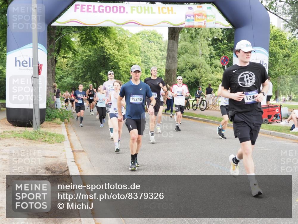 29.06.2025 - hella hamburg halbmarathon MichiJ http://msf.ph/oto/8379326 29.06.2025 10:46:04 Zwischen KM18-KM19 2957, 3181, 3425, 6208, 6997, 7259, 7287, 8089, 11158, 11159, 11757, 12378, 12406, 12633, 12809, 14355, 14429, 15240, 17176, 17931, 18467, 19246 meine-sportfotos.de