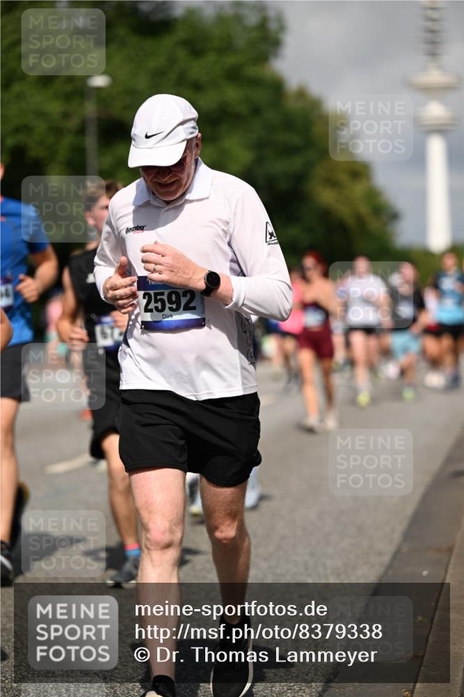 29.06.2025 - hella hamburg halbmarathon Dr. Thomas Lammeyer http://msf.ph/oto/8379338 29.06.2025 09:58:49 Kennedybrücke 1549, 2274, 2287, 2411, 2592, 2596, 2955, 3087, 3208, 3209, 3258, 3747, 4093, 4832, 5399, 5638, 5705, 6158, 6389, 6662, 6723, 6836, 6923, 7508, 7659, 7908, 8117, 8437, 8657, 8693, 8889, 9031, 9032, 9093, 9159, 9476, 9649, 9661, 9720, 9869, 9931, 10053, 10122, 10423 meine-sportfotos.de