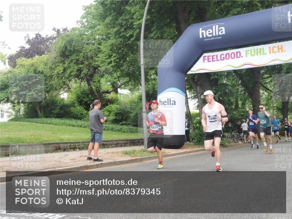 29.06.2025 - hella hamburg halbmarathon KatJ http://msf.ph/oto/8379345 29.06.2025 10:24:56 Zwischen KM18-KM19 3843, 6829, 7831 meine-sportfotos.de