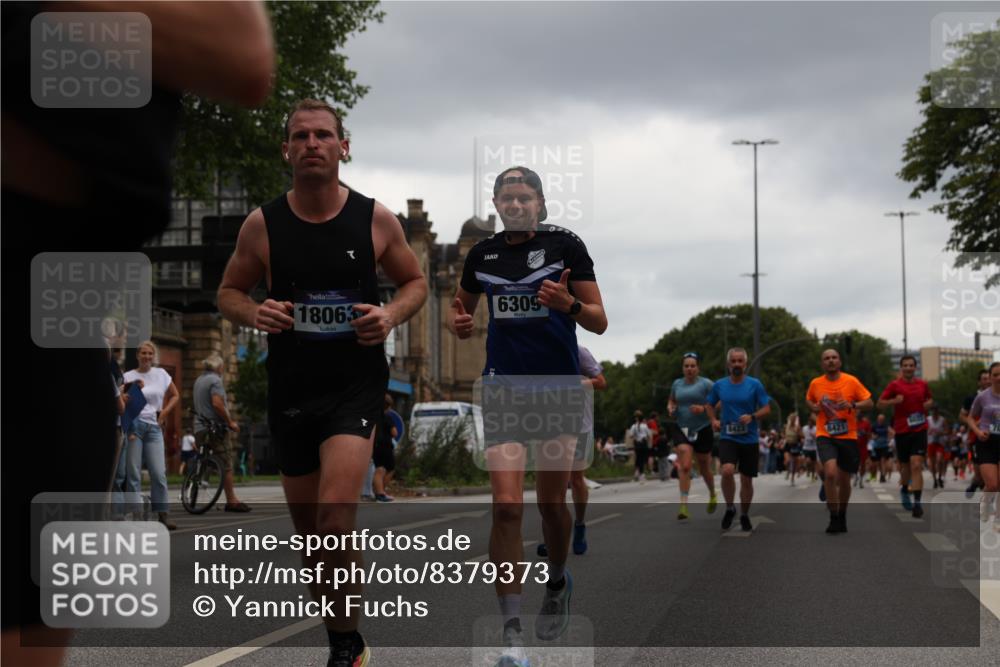 29.06.2025 - hella hamburg halbmarathon Yannick Fuchs http://msf.ph/oto/8379373 29.06.2025 10:54:39 20KM 1364, 1414, 1653, 1681, 2322, 2323, 2363, 6033, 6201, 6309, 6487, 6754, 6757, 7006, 7065, 7636, 8003, 8191, 8421, 8422, 8662, 8923, 9020, 9021, 10534, 10576, 11041, 11366, 11623, 11702, 11753, 11782, 11937, 12491, 13488, 13589, 14429, 15269, 17491, 17899, 17952, 18029, 18063, 19117, 19146, 19246 meine-sportfotos.de