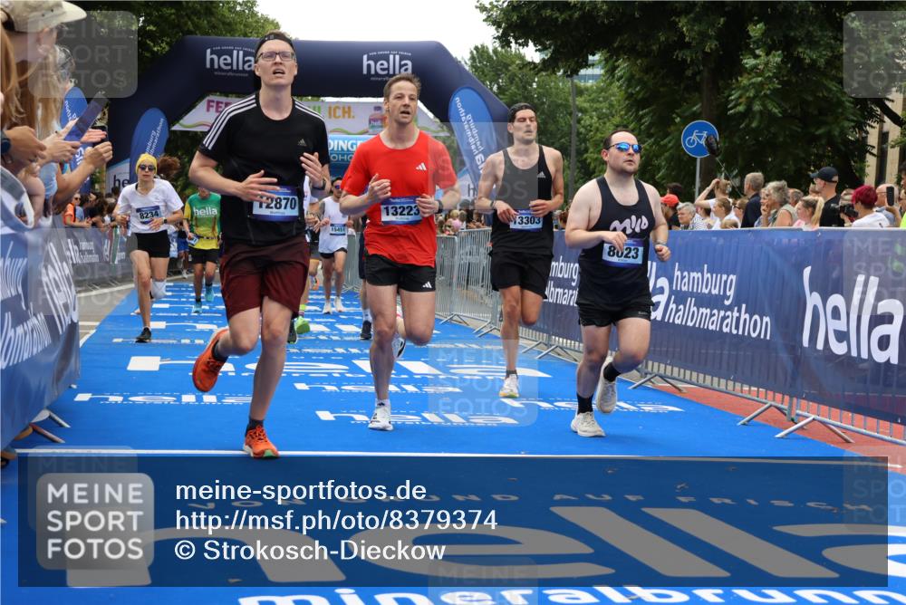 29.06.2025 - hella hamburg halbmarathon Strokosch-Dieckow http://msf.ph/oto/8379374 29.06.2025 10:47:31 Ziel 51, 1012, 1070, 1320, 1592, 1696, 2284, 2839, 2869, 2953, 3304, 5532, 5650, 5889, 6009, 8023, 8234, 8693, 8852, 8927, 9305, 10969, 11021, 12870, 13223, 13303, 14618, 14619, 15350, 15451, 15479, 15923, 16819, 17846, 17905, 18104, 18758, 18970, 18974, 19181 meine-sportfotos.de