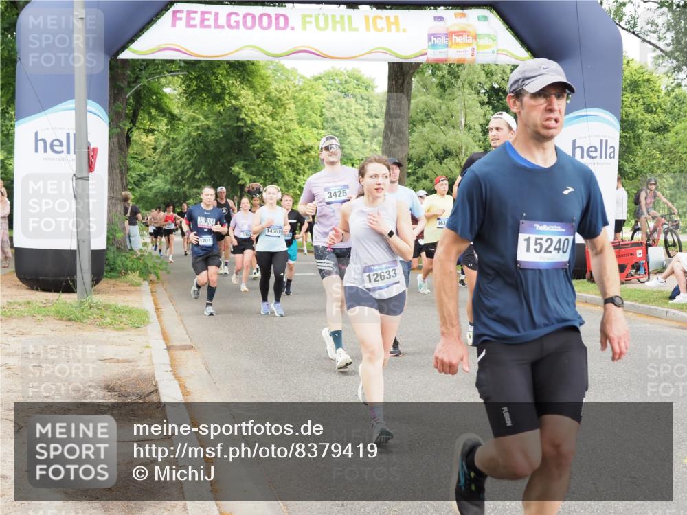 29.06.2025 - hella hamburg halbmarathon MichiJ http://msf.ph/oto/8379419 29.06.2025 10:46:06 Zwischen KM18-KM19 3181, 3425, 3983, 4502, 6208, 6997, 7259, 7287, 8089, 10703, 11158, 11159, 12378, 12406, 12633, 14355, 14567, 15240, 16160, 16341, 17017, 17176, 17931, 18467, 18716, 19246 meine-sportfotos.de