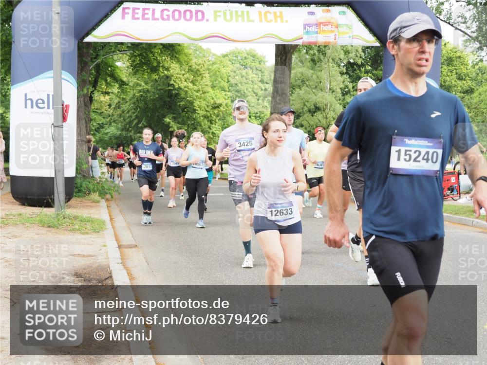 29.06.2025 - hella hamburg halbmarathon MichiJ http://msf.ph/oto/8379426 29.06.2025 10:46:06 Zwischen KM18-KM19 3181, 3425, 3983, 4502, 6208, 6997, 7259, 7287, 8089, 10703, 11158, 11159, 12378, 12406, 12633, 14355, 14567, 15240, 16160, 16341, 17017, 17176, 17931, 18467, 18716, 19246 meine-sportfotos.de