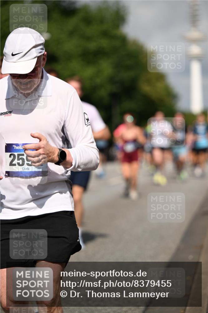 29.06.2025 - hella hamburg halbmarathon Dr. Thomas Lammeyer http://msf.ph/oto/8379455 29.06.2025 09:58:49 Kennedybrücke 1549, 2274, 2287, 2411, 2592, 2596, 2955, 3087, 3208, 3209, 3258, 3747, 4093, 4832, 5399, 5638, 5705, 6158, 6389, 6662, 6723, 6836, 6923, 7508, 7659, 7908, 8117, 8437, 8657, 8693, 8889, 9031, 9032, 9093, 9159, 9476, 9649, 9661, 9720, 9869, 9931, 10053, 10122, 10423 meine-sportfotos.de