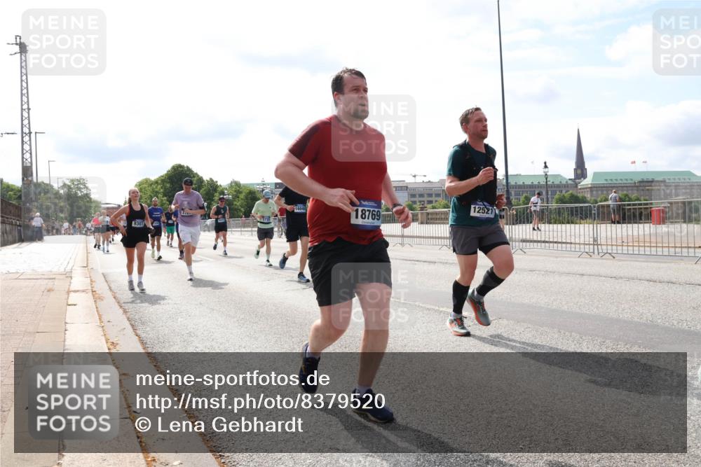 29.06.2025 - hella hamburg halbmarathon Lena Gebhardt http://msf.ph/oto/8379520 29.06.2025 10:15:28 Lombardsbrücke 9307, 18769, 12521, 1296, 1440, 1524, 1745, 2110, 2140, 2281, 2720, 2989, 3417, 3507, 3509, 3513, 3650, 3844, 4007, 4466, 4492, 4494, 4495, 5069, 5271, 5739, 5800, 5986, 6181, 6248, 6317, 6376, 6576, 7452, 7809, 7810, 7881, 8237, 8256, 8275, 8609, 9113, 9192, 9307, 9423, 9657, 9847, 9911, 9975, 9997, 10108, 10589, 10775, 10858, 11271, 11598, 12457, 12521, 13179, 13197, 13453, 13500, 13818, 13951, 14413, 14550, 14552, 15150, 15307, 15740 meine-sportfotos.de