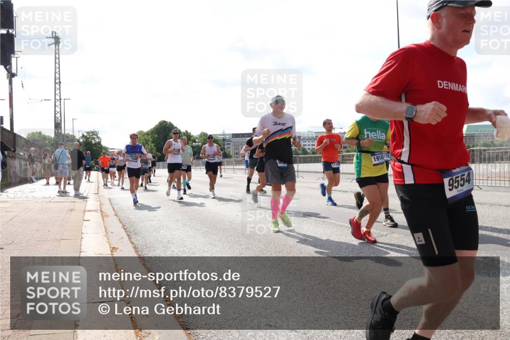 29.06.2025 - hella hamburg halbmarathon Lena Gebhardt http://msf.ph/oto/8379527 29.06.2025 10:02:39 Lombardsbrücke 1001, 1178, 1914176, 9554, 1128, 1254, 1432, 1702, 1733, 2142, 2322, 2323, 2685, 2712, 2819, 3225, 3630, 3780, 3919, 3976, 4066, 4204, 4665, 4904, 4985, 5734, 5763, 6295, 6708, 6752, 6815, 6860, 6997, 7049, 7323, 7869, 7888, 8003, 8364, 8481, 8483, 8624, 8662, 8749, 9006, 9020, 9021, 9131, 9156, 9353, 9554, 9986, 10128, 10295, 10539, 10866, 11191, 11250, 11515, 11554, 11670, 11702, 11782, 11871, 11935, 11968, 12491, 12908, 14224 meine-sportfotos.de