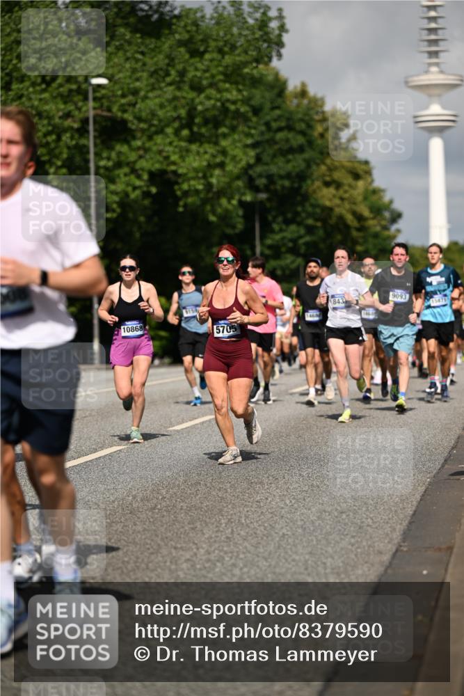 29.06.2025 - hella hamburg halbmarathon Dr. Thomas Lammeyer http://msf.ph/oto/8379590 29.06.2025 09:58:50 Kennedybrücke 1549, 2274, 2287, 2411, 2592, 2596, 2955, 3087, 3208, 3209, 3258, 3747, 4093, 4832, 5102, 5399, 5638, 5705, 6027, 6158, 6389, 6662, 6723, 6836, 6923, 7508, 7659, 8117, 8218, 8371, 8437, 8657, 8693, 8889, 9031, 9032, 9093, 9159, 9476, 9649, 9661, 9720, 9869, 9931, 10053, 10122, 10423 meine-sportfotos.de