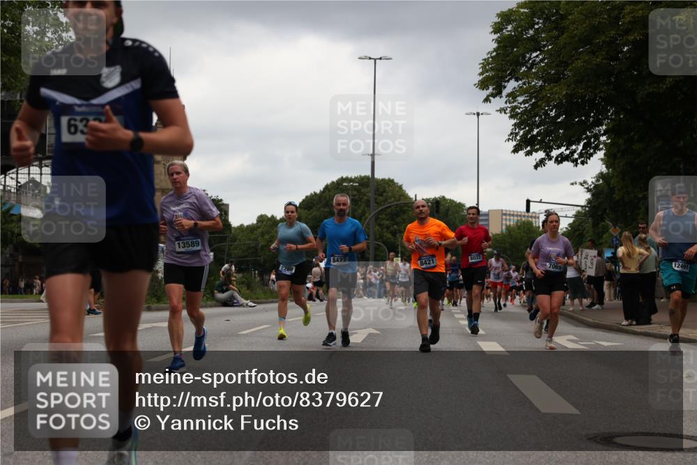 29.06.2025 - hella hamburg halbmarathon Yannick Fuchs http://msf.ph/oto/8379627 29.06.2025 10:54:40 20KM 1364, 1414, 1653, 1681, 2322, 2323, 2363, 6033, 6201, 6309, 6487, 6754, 6757, 7006, 7065, 7636, 8003, 8191, 8421, 8422, 8662, 8923, 9020, 9021, 10534, 10576, 11041, 11366, 11623, 11702, 11753, 11782, 11937, 12491, 13459, 13488, 13589, 14429, 15269, 17491, 17899, 17952, 18029, 18063, 19117, 19146, 19246 meine-sportfotos.de