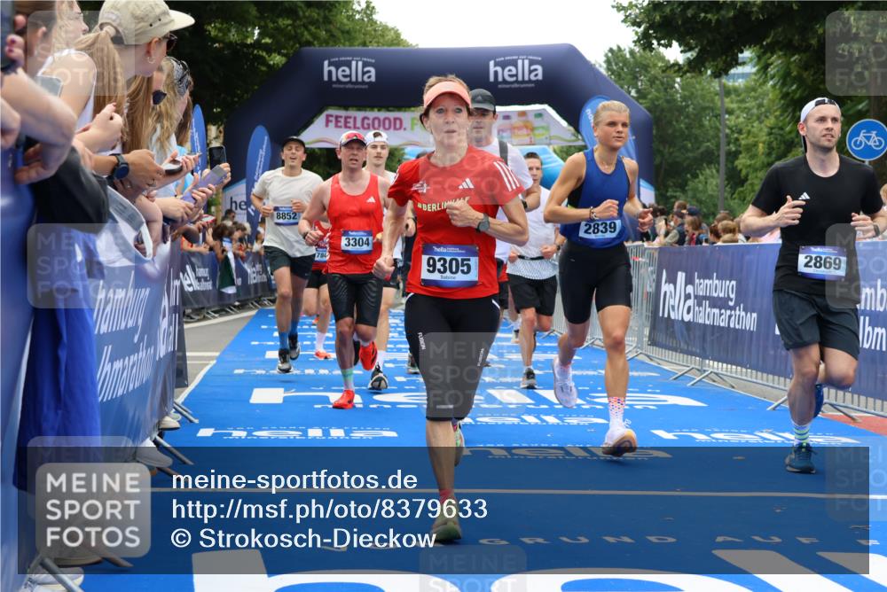 29.06.2025 - hella hamburg halbmarathon Strokosch-Dieckow http://msf.ph/oto/8379633 29.06.2025 10:47:27 Ziel 51, 1012, 1070, 1592, 1696, 2274, 2284, 2839, 2864, 2869, 2953, 3304, 5532, 5650, 5889, 6009, 8023, 8234, 8693, 8852, 8927, 9305, 10423, 11021, 11077, 11491, 12870, 13223, 13303, 13782, 15350, 15479, 15611, 15923, 16089, 16819, 17846, 17905, 18104, 18758, 18974, 19181 meine-sportfotos.de