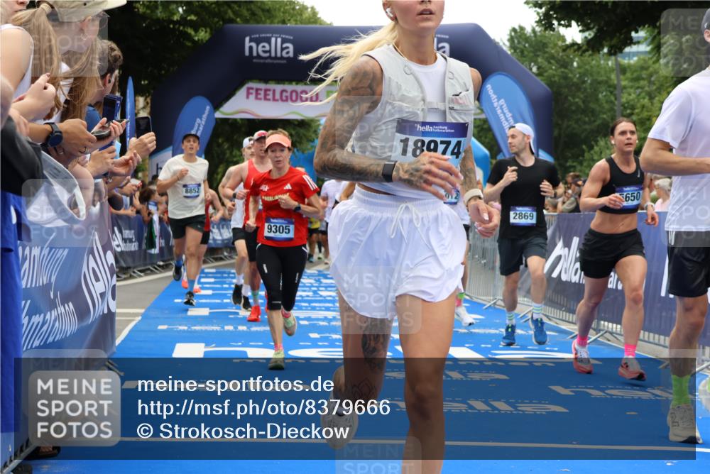 29.06.2025 - hella hamburg halbmarathon Strokosch-Dieckow http://msf.ph/oto/8379666 29.06.2025 10:47:26 Ziel 51, 1012, 1070, 1592, 1696, 2274, 2284, 2839, 2864, 2869, 2953, 3304, 5024, 5532, 5650, 5889, 8023, 8234, 8693, 8852, 8927, 9305, 10423, 11021, 11077, 11491, 11518, 12870, 13223, 13303, 13782, 14722, 15350, 15479, 15611, 15923, 16089, 16819, 17846, 17905, 18758, 18974 meine-sportfotos.de