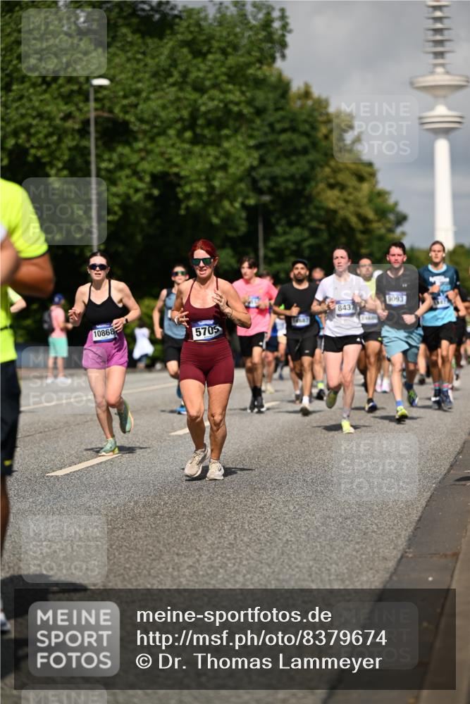29.06.2025 - hella hamburg halbmarathon Dr. Thomas Lammeyer http://msf.ph/oto/8379674 29.06.2025 09:58:50 Kennedybrücke 1549, 2274, 2287, 2411, 2592, 2596, 2955, 3087, 3208, 3209, 3258, 3747, 4093, 4832, 5102, 5399, 5638, 5705, 6027, 6158, 6389, 6662, 6723, 6836, 6923, 7508, 7659, 8117, 8218, 8371, 8437, 8657, 8693, 8889, 9031, 9032, 9093, 9159, 9476, 9649, 9661, 9720, 9869, 9931, 10053, 10122, 10423 meine-sportfotos.de