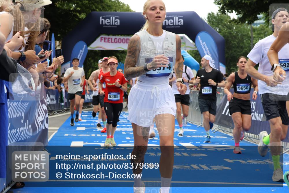 29.06.2025 - hella hamburg halbmarathon Strokosch-Dieckow http://msf.ph/oto/8379699 29.06.2025 10:47:25 Ziel 51, 1012, 1070, 1592, 2274, 2839, 2864, 2869, 2953, 3304, 5024, 5532, 5650, 6203, 8023, 8234, 8693, 8852, 9305, 10423, 11021, 11077, 11491, 11518, 12870, 13223, 13303, 13782, 14722, 15350, 15479, 15611, 15923, 16089, 16819, 17846, 17905, 18758, 18974 meine-sportfotos.de