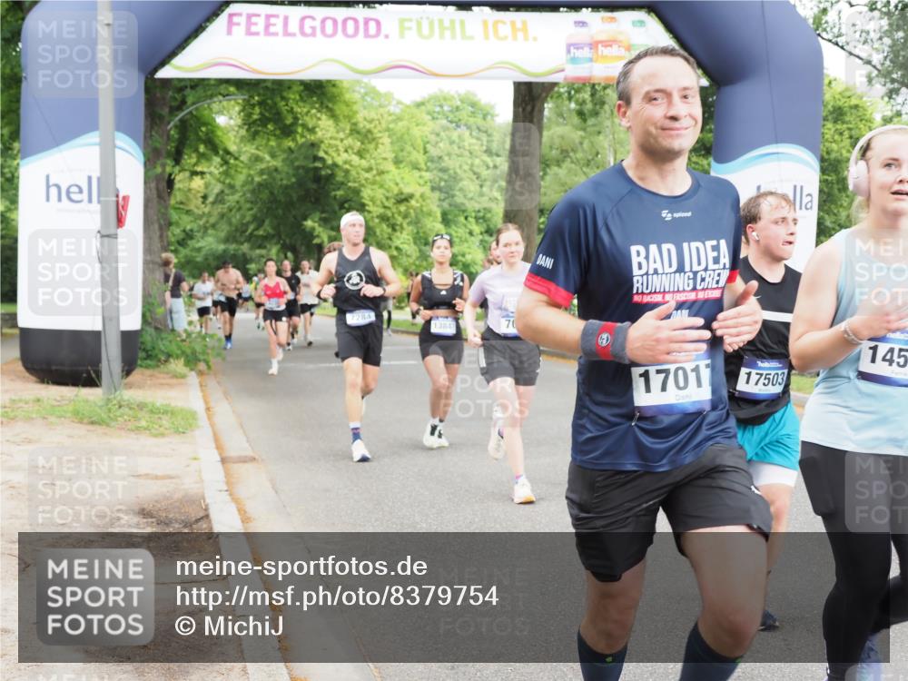 29.06.2025 - hella hamburg halbmarathon MichiJ http://msf.ph/oto/8379754 29.06.2025 10:46:09 Zwischen KM18-KM19 3425, 3983, 4502, 6997, 7065, 7287, 8585, 10703, 11158, 11159, 11808, 12378, 12633, 13847, 14567, 15240, 16160, 16341, 17017, 17503, 18716, 18985, 19246 meine-sportfotos.de