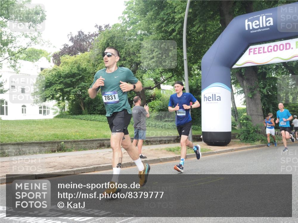 29.06.2025 - hella hamburg halbmarathon KatJ http://msf.ph/oto/8379777 29.06.2025 10:24:59 Zwischen KM18-KM19 4062, 6829, 7831 meine-sportfotos.de