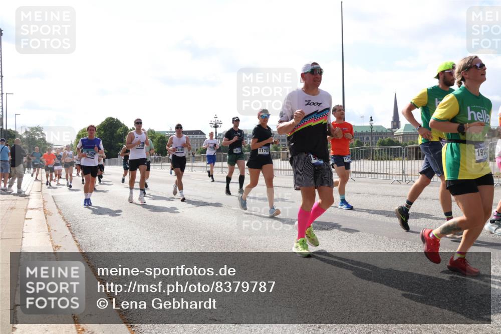 29.06.2025 - hella hamburg halbmarathon Lena Gebhardt http://msf.ph/oto/8379787 29.06.2025 10:02:39 Lombardsbrücke 1348, 3491, 10539, 11702, 191, 1128, 1254, 1432, 1702, 1733, 2142, 2322, 2323, 2685, 2712, 2819, 3225, 3630, 3780, 3919, 3976, 4066, 4204, 4665, 4904, 4985, 5734, 5763, 6295, 6708, 6752, 6815, 6860, 6997, 7049, 7323, 7869, 7888, 8003, 8364, 8481, 8483, 8624, 8662, 8749, 9006, 9020, 9021, 9131, 9156, 9353, 9554, 9986, 10128, 10295, 10539, 10866, 11191, 11250, 11515, 11554, 11670, 11702, 11782, 11871, 11935, 11968, 12491, 12908, 14224 meine-sportfotos.de