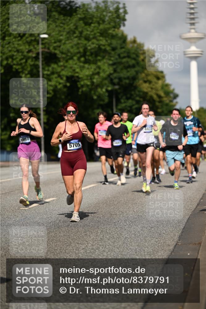 29.06.2025 - hella hamburg halbmarathon Dr. Thomas Lammeyer http://msf.ph/oto/8379791 29.06.2025 09:58:51 Kennedybrücke 1549, 2274, 2287, 2411, 2592, 2596, 3087, 3208, 3209, 3258, 3435, 3747, 4093, 4832, 5102, 5399, 5638, 5705, 6027, 6158, 6389, 6662, 6723, 6836, 6923, 7508, 7659, 8117, 8218, 8371, 8437, 8657, 8693, 8889, 9031, 9032, 9093, 9159, 9476, 9649, 9661, 9720, 9869, 9931, 10053, 10122, 10423 meine-sportfotos.de