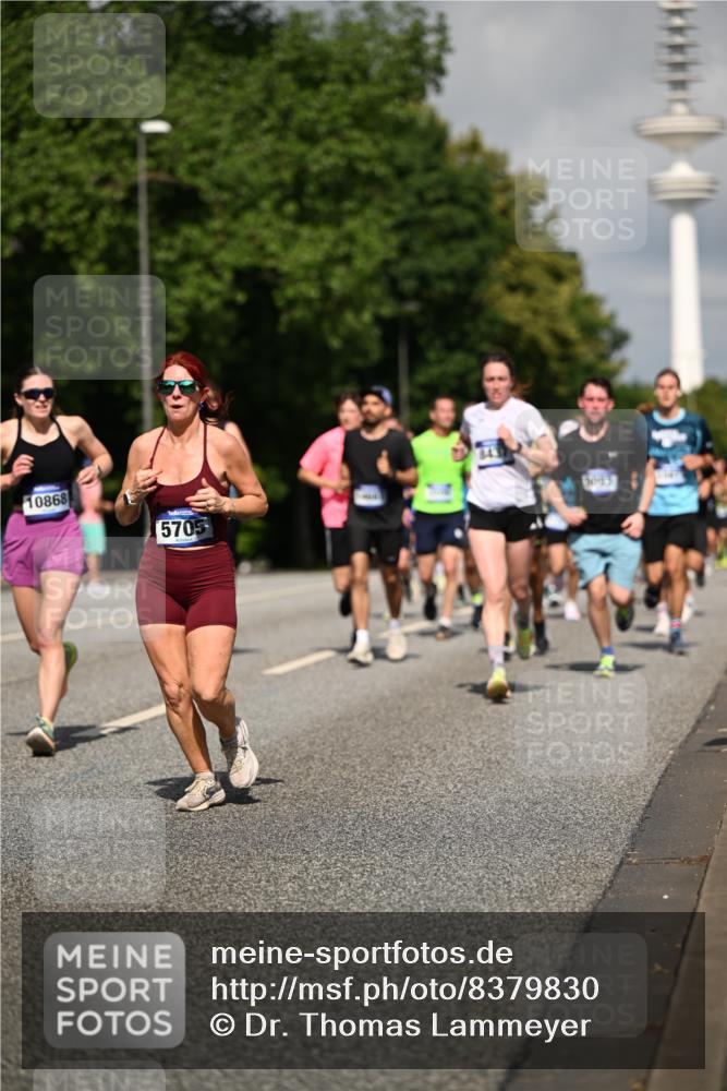 29.06.2025 - hella hamburg halbmarathon Dr. Thomas Lammeyer http://msf.ph/oto/8379830 29.06.2025 09:58:51 Kennedybrücke 1549, 2274, 2287, 2411, 2592, 2596, 3087, 3208, 3209, 3258, 3435, 3747, 4093, 4832, 5102, 5399, 5638, 5705, 6027, 6158, 6389, 6662, 6723, 6836, 6923, 7508, 7659, 8117, 8218, 8371, 8437, 8657, 8693, 8889, 9031, 9032, 9093, 9159, 9476, 9649, 9661, 9720, 9869, 9931, 10053, 10122, 10423 meine-sportfotos.de