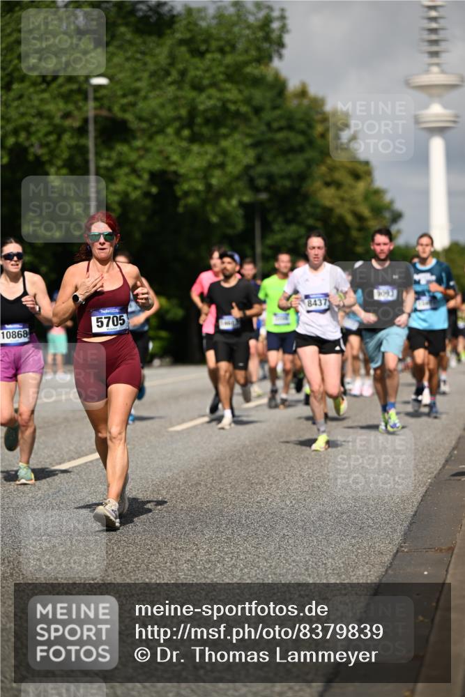 29.06.2025 - hella hamburg halbmarathon Dr. Thomas Lammeyer http://msf.ph/oto/8379839 29.06.2025 09:58:52 Kennedybrücke 1549, 1884, 2274, 2287, 2411, 2592, 2596, 3087, 3208, 3209, 3258, 3435, 3747, 4093, 4832, 5102, 5399, 5638, 5705, 6027, 6158, 6389, 6662, 6723, 6836, 6923, 7508, 7659, 8117, 8218, 8371, 8437, 8487, 8657, 8693, 8889, 9031, 9032, 9093, 9159, 9476, 9649, 9661, 9720, 9869, 9931, 10053, 10122, 10423 meine-sportfotos.de