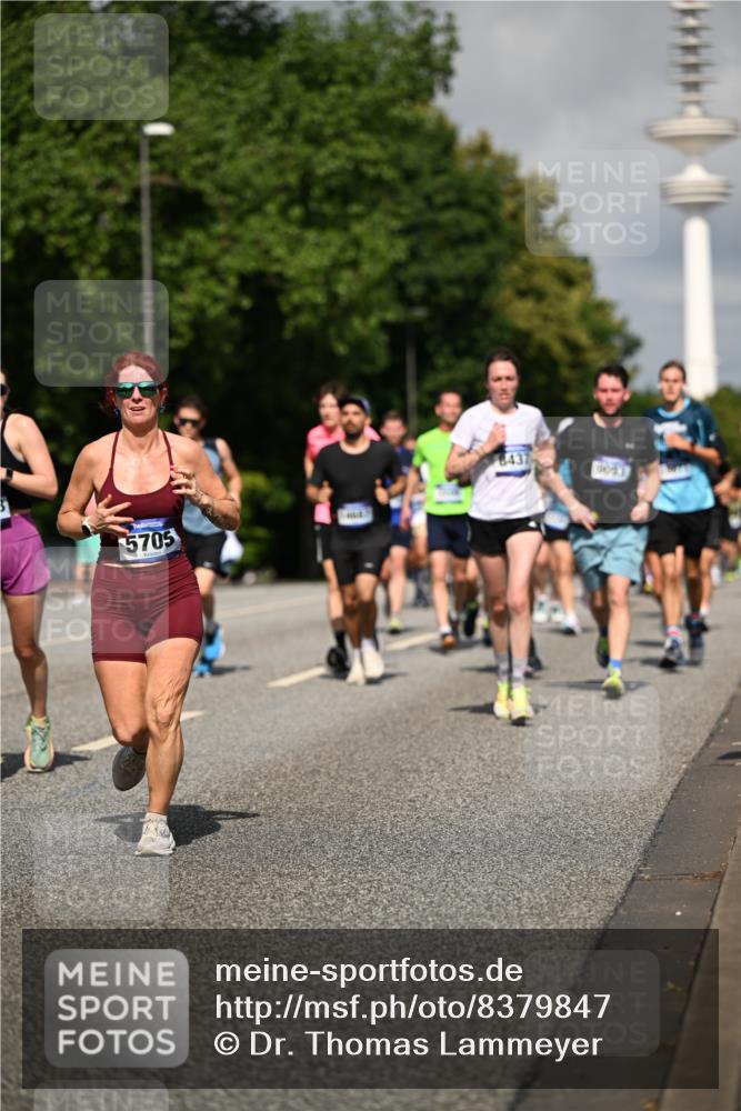 29.06.2025 - hella hamburg halbmarathon Dr. Thomas Lammeyer http://msf.ph/oto/8379847 29.06.2025 09:58:52 Kennedybrücke 1549, 1884, 2274, 2287, 2411, 2592, 2596, 3087, 3208, 3209, 3258, 3435, 3747, 4093, 4832, 5102, 5399, 5638, 5705, 6027, 6158, 6389, 6662, 6723, 6836, 6923, 7508, 7659, 8117, 8218, 8371, 8437, 8487, 8657, 8693, 8889, 9031, 9032, 9093, 9159, 9476, 9649, 9661, 9720, 9869, 9931, 10053, 10122, 10423 meine-sportfotos.de