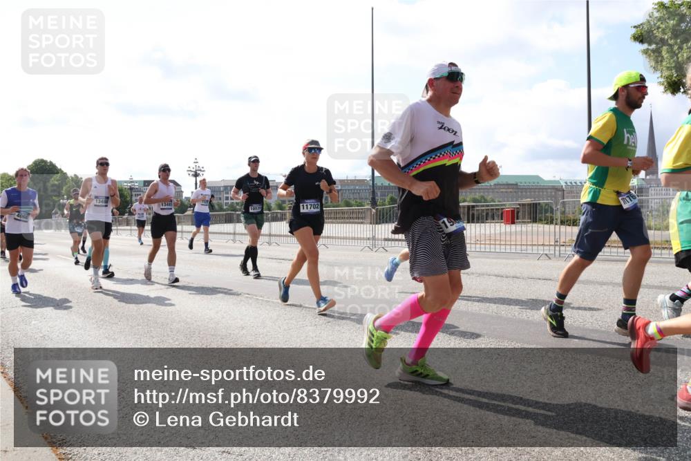29.06.2025 - hella hamburg halbmarathon Lena Gebhardt http://msf.ph/oto/8379992 29.06.2025 10:02:40 Lombardsbrücke 4066, 13488, 13491, 10539, 11702, 1128, 1254, 1702, 1733, 2142, 2322, 2323, 2685, 2712, 2819, 3225, 3630, 3780, 3919, 3976, 4066, 4204, 4665, 4904, 5734, 5763, 6295, 6708, 6752, 6815, 6860, 6997, 7049, 7323, 7869, 7888, 8003, 8364, 8481, 8483, 8624, 8662, 8749, 9006, 9020, 9021, 9131, 9156, 9353, 9554, 9986, 10128, 10295, 10539, 10866, 11191, 11250, 11515, 11554, 11670, 11702, 11782, 11871, 11935, 11968, 12491, 12908, 14224 meine-sportfotos.de