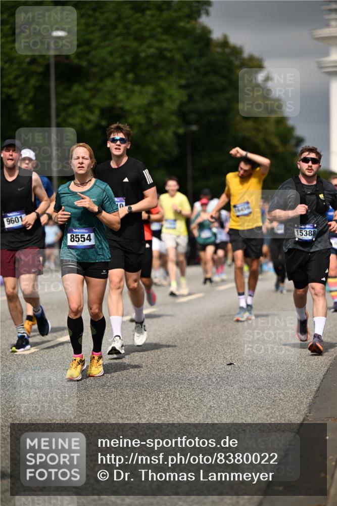 29.06.2025 - hella hamburg halbmarathon Dr. Thomas Lammeyer http://msf.ph/oto/8380022 29.06.2025 10:20:16 Kennedybrücke 1212, 1244, 1308, 1599, 2071, 2165, 2436, 2601, 2803, 3176, 3648, 4478, 4583, 4637, 4828, 6935, 7158, 7753, 8057, 8169, 8274, 8295, 8554, 8597, 8645, 8707, 8746, 9601, 9628, 9784, 9802, 9810, 9881, 10107, 10139, 10141, 10183, 10292, 10844, 11113, 11344, 11345 meine-sportfotos.de