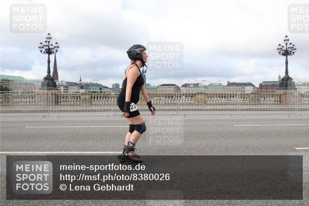 29.06.2025 - hella hamburg halbmarathon Lena Gebhardt http://msf.ph/oto/8380026 29.06.2025 09:14:14 Lombardsbrücke 23 meine-sportfotos.de