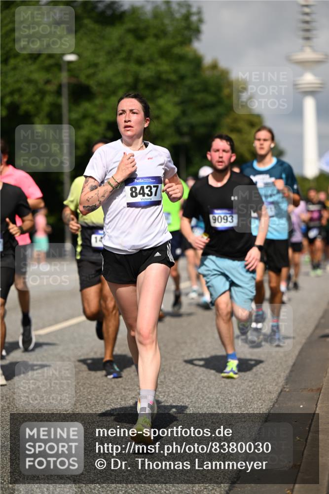 29.06.2025 - hella hamburg halbmarathon Dr. Thomas Lammeyer http://msf.ph/oto/8380030 29.06.2025 09:58:55 Kennedybrücke 1549, 1884, 2274, 2287, 2411, 2592, 2596, 2708, 3087, 3208, 3209, 3258, 3435, 3747, 4093, 4832, 5102, 5399, 5638, 5705, 5915, 6027, 6158, 6389, 6662, 6723, 6836, 6923, 7052, 7659, 8117, 8218, 8371, 8437, 8487, 8693, 8889, 8927, 9031, 9032, 9093, 9159, 9386, 9476, 9529, 9649, 9661, 9720, 9786, 9869, 10053, 10122, 10184, 10423 meine-sportfotos.de