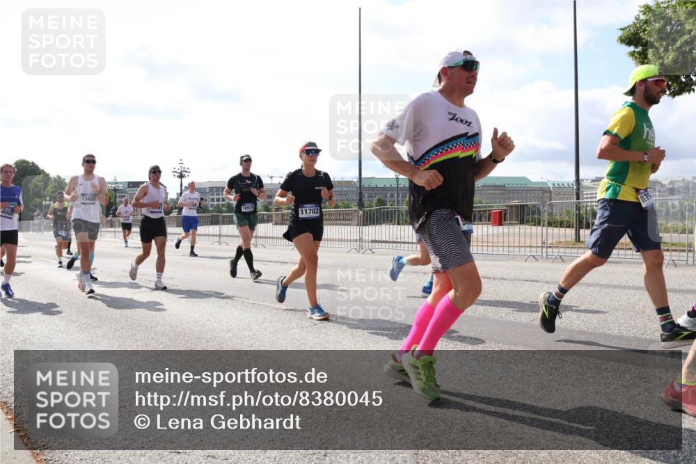 29.06.2025 - hella hamburg halbmarathon Lena Gebhardt http://msf.ph/oto/8380045 29.06.2025 10:02:40 Lombardsbrücke 4066, 13488, 10539, 11702, 1128, 1254, 1702, 1733, 2142, 2322, 2323, 2685, 2712, 2819, 3225, 3630, 3780, 3919, 3976, 4066, 4204, 4665, 4904, 5734, 5763, 6295, 6708, 6752, 6815, 6860, 6997, 7049, 7323, 7869, 7888, 8003, 8364, 8481, 8483, 8624, 8662, 8749, 9006, 9020, 9021, 9131, 9156, 9353, 9554, 9986, 10128, 10295, 10539, 10866, 11191, 11250, 11515, 11554, 11670, 11702, 11782, 11871, 11935, 11968, 12491, 12908, 14224 meine-sportfotos.de