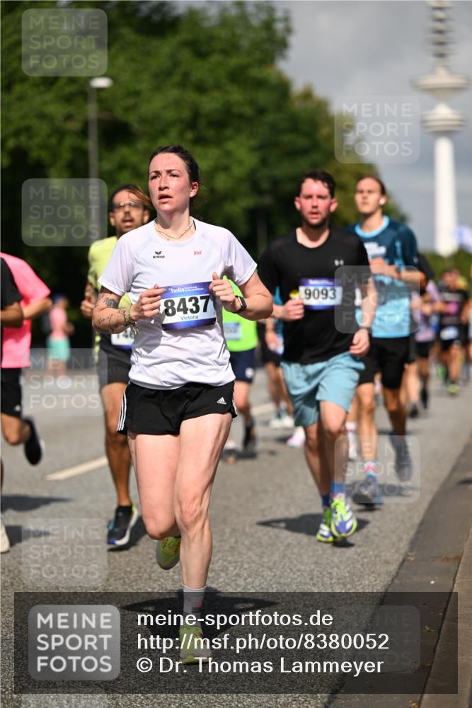 29.06.2025 - hella hamburg halbmarathon Dr. Thomas Lammeyer http://msf.ph/oto/8380052 29.06.2025 09:58:55 Kennedybrücke 1549, 1884, 2274, 2287, 2411, 2592, 2596, 2708, 3087, 3208, 3209, 3258, 3435, 3747, 4093, 4832, 5102, 5399, 5638, 5705, 5915, 6027, 6158, 6389, 6662, 6723, 6836, 6923, 7052, 7659, 8117, 8218, 8371, 8437, 8487, 8693, 8889, 8927, 9031, 9032, 9093, 9159, 9386, 9476, 9529, 9649, 9661, 9720, 9786, 9869, 10053, 10122, 10184, 10423 meine-sportfotos.de