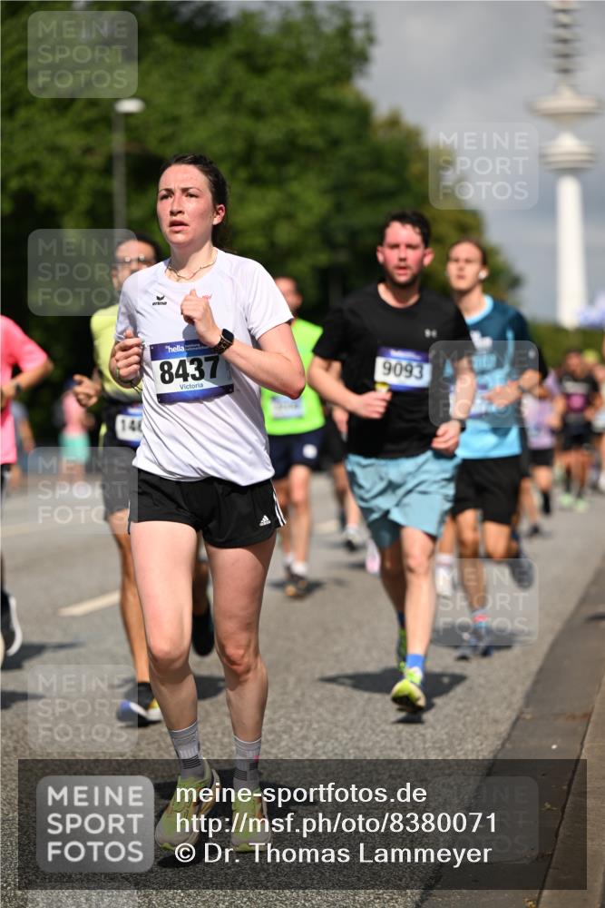 29.06.2025 - hella hamburg halbmarathon Dr. Thomas Lammeyer http://msf.ph/oto/8380071 29.06.2025 09:58:55 Kennedybrücke 1549, 1884, 2274, 2287, 2411, 2592, 2596, 2708, 3087, 3208, 3209, 3258, 3435, 3747, 4093, 4832, 5102, 5399, 5638, 5705, 5915, 6027, 6158, 6389, 6662, 6723, 6836, 6923, 7052, 7659, 8117, 8218, 8371, 8437, 8487, 8693, 8889, 8927, 9031, 9032, 9093, 9159, 9386, 9476, 9529, 9649, 9661, 9720, 9786, 9869, 10053, 10122, 10184, 10423 meine-sportfotos.de