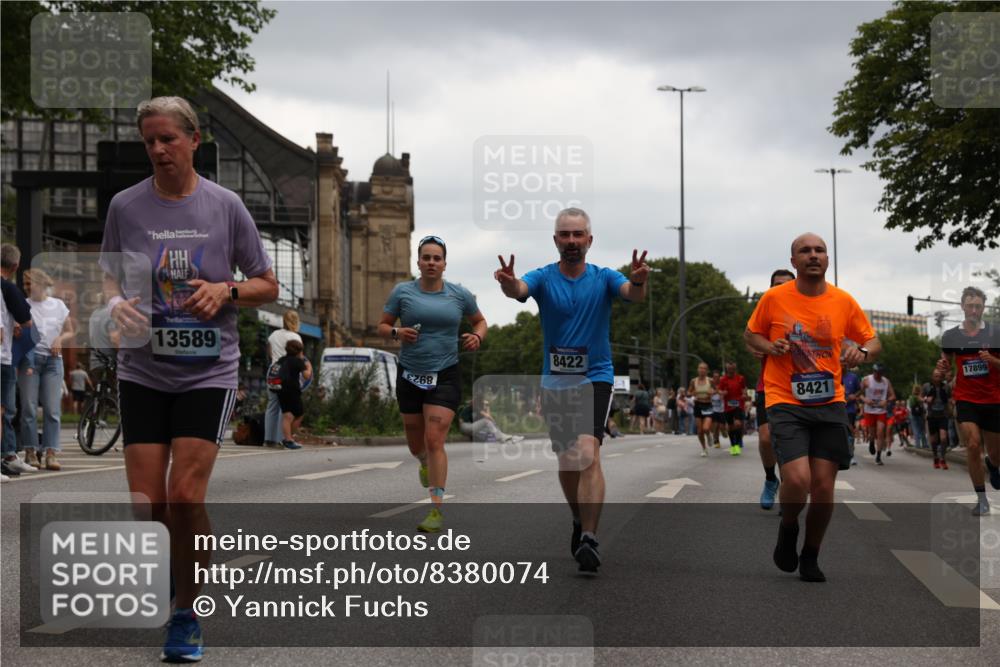 29.06.2025 - hella hamburg halbmarathon Yannick Fuchs http://msf.ph/oto/8380074 29.06.2025 10:54:42 20KM 1364, 1414, 1653, 1681, 2322, 2323, 2363, 6033, 6201, 6309, 6487, 6754, 6757, 7006, 7065, 7636, 7761, 8191, 8421, 8422, 8662, 8923, 9020, 9021, 10534, 10576, 11623, 11702, 11753, 11782, 11937, 12491, 13459, 13488, 13589, 14429, 15269, 17491, 17899, 17952, 18029, 18063, 18757, 19117, 19146, 19246 meine-sportfotos.de