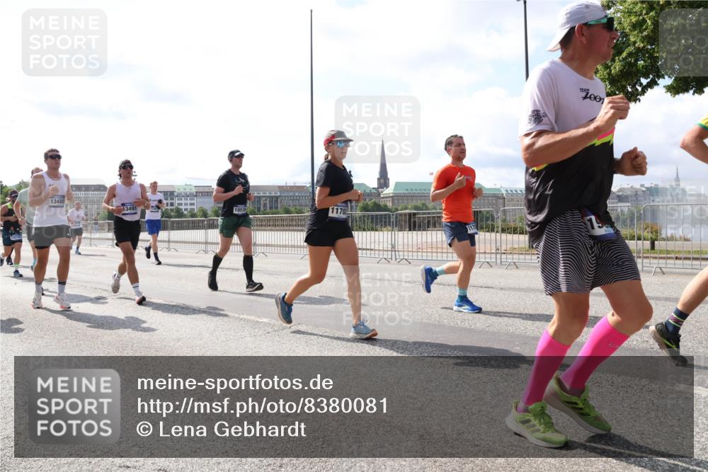 29.06.2025 - hella hamburg halbmarathon Lena Gebhardt http://msf.ph/oto/8380081 29.06.2025 10:02:40 Lombardsbrücke 13488, 3491, 11702, 1128, 1254, 1702, 1733, 2142, 2322, 2323, 2685, 2712, 2819, 3225, 3630, 3780, 3919, 3976, 4066, 4204, 4665, 4904, 5734, 5763, 6295, 6708, 6752, 6815, 6860, 6997, 7049, 7323, 7869, 7888, 8003, 8364, 8481, 8483, 8624, 8662, 8749, 9006, 9020, 9021, 9131, 9156, 9353, 9554, 9986, 10128, 10295, 10539, 10866, 11191, 11250, 11515, 11554, 11670, 11702, 11782, 11871, 11935, 11968, 12491, 12908, 14224 meine-sportfotos.de