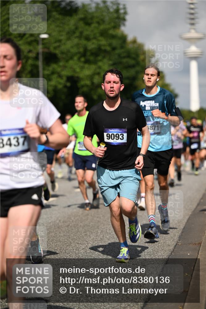 29.06.2025 - hella hamburg halbmarathon Dr. Thomas Lammeyer http://msf.ph/oto/8380136 29.06.2025 09:58:55 Kennedybrücke 1549, 1884, 2274, 2287, 2411, 2592, 2596, 2708, 3087, 3208, 3209, 3258, 3435, 3747, 4093, 4832, 5102, 5399, 5638, 5705, 5915, 6027, 6158, 6389, 6662, 6723, 6836, 6923, 7052, 7659, 8117, 8218, 8371, 8437, 8487, 8693, 8889, 8927, 9031, 9032, 9093, 9159, 9386, 9476, 9529, 9649, 9661, 9720, 9786, 9869, 10053, 10122, 10184, 10423 meine-sportfotos.de
