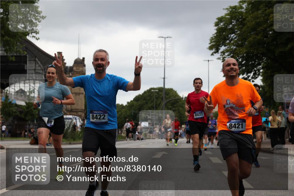 29.06.2025 - hella hamburg halbmarathon Yannick Fuchs http://msf.ph/oto/8380140 29.06.2025 10:54:43 20KM 1364, 1414, 1653, 1681, 2322, 2323, 2363, 3698, 6033, 6201, 6309, 6487, 6754, 6757, 7006, 7065, 7306, 7636, 7761, 8191, 8421, 8422, 8662, 8923, 9020, 9021, 10534, 10576, 11623, 11702, 11753, 11782, 11937, 12491, 13459, 13488, 13589, 14429, 15269, 17491, 17899, 17952, 18029, 18063, 18757, 19117, 19146, 19242, 19246 meine-sportfotos.de