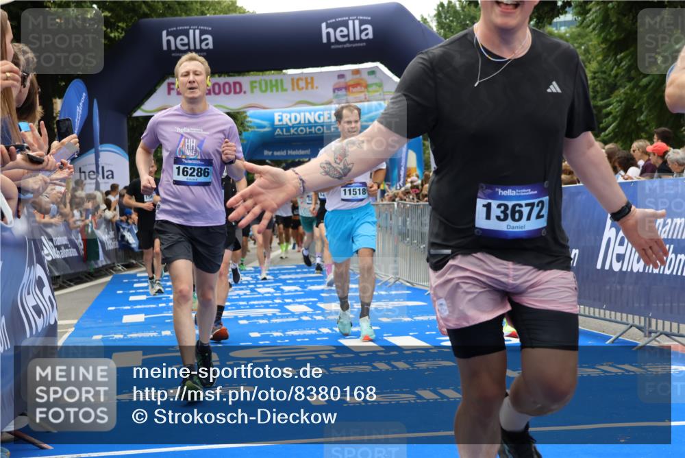 29.06.2025 - hella hamburg halbmarathon Strokosch-Dieckow http://msf.ph/oto/8380168 29.06.2025 10:47:16 Ziel 2274, 2623, 2864, 5024, 6134, 6168, 6203, 6373, 6716, 7480, 10208, 10211, 10423, 11077, 11491, 11518, 13007, 13672, 13782, 14722, 15611, 16089, 16286, 17718, 17915, 18856 meine-sportfotos.de