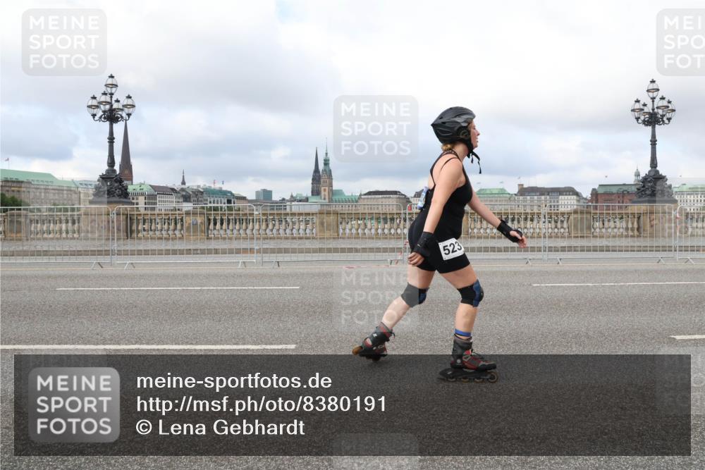 29.06.2025 - hella hamburg halbmarathon Lena Gebhardt http://msf.ph/oto/8380191 29.06.2025 09:14:14 Lombardsbrücke 523 meine-sportfotos.de