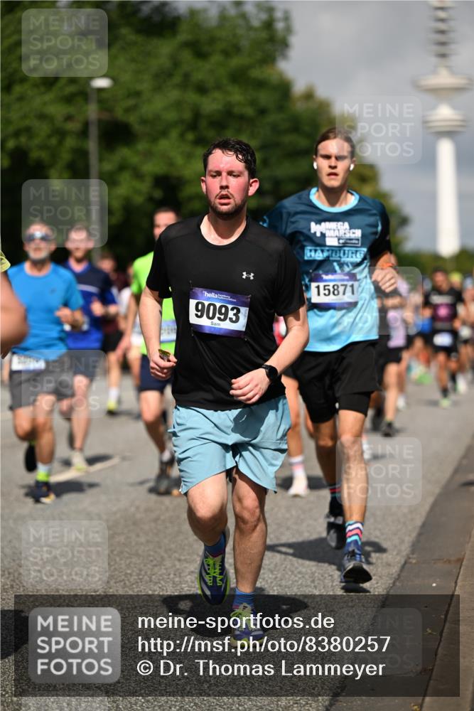 29.06.2025 - hella hamburg halbmarathon Dr. Thomas Lammeyer http://msf.ph/oto/8380257 29.06.2025 09:58:56 Kennedybrücke 1549, 1884, 2274, 2287, 2411, 2592, 2596, 2708, 3087, 3208, 3209, 3258, 3435, 3747, 3985, 4093, 4832, 5102, 5399, 5638, 5705, 5915, 6027, 6054, 6158, 6389, 6532, 6662, 6723, 6836, 6923, 7052, 7659, 8117, 8218, 8371, 8437, 8487, 8577, 8693, 8889, 8927, 9031, 9032, 9093, 9159, 9386, 9476, 9529, 9649, 9661, 9720, 9786, 9869, 10053, 10122, 10184, 10423 meine-sportfotos.de