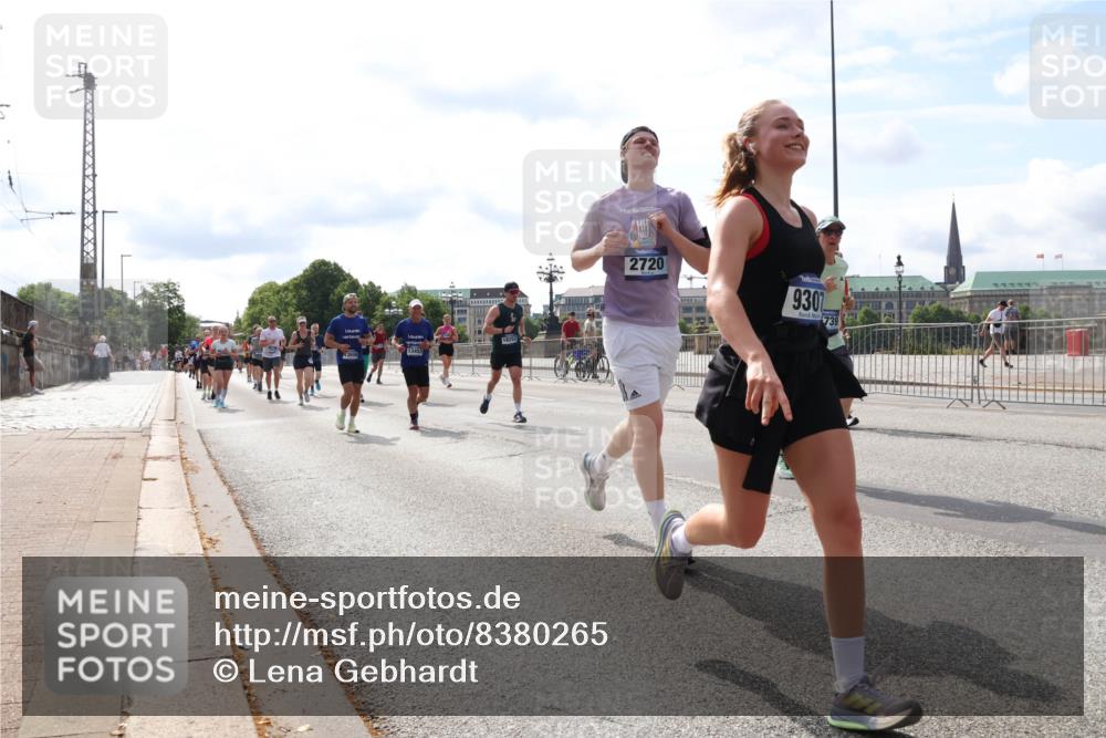 29.06.2025 - hella hamburg halbmarathon Lena Gebhardt http://msf.ph/oto/8380265 29.06.2025 10:15:30 Lombardsbrücke 3500, 3500, 13453, 2720, 9307, 1296, 1440, 1524, 1745, 2110, 2281, 2720, 2989, 3417, 3513, 3650, 4007, 4466, 4492, 4494, 4495, 5069, 5271, 5739, 5986, 6317, 6376, 6576, 7452, 7809, 7810, 7881, 8237, 8256, 8609, 9192, 9307, 9423, 9657, 9847, 9975, 9997, 10108, 10775, 10858, 11271, 11598, 12457, 12521, 13179, 13197, 13453, 13500, 13818, 13951, 14413, 14423, 14550, 14552, 15150, 15307, 15740 meine-sportfotos.de