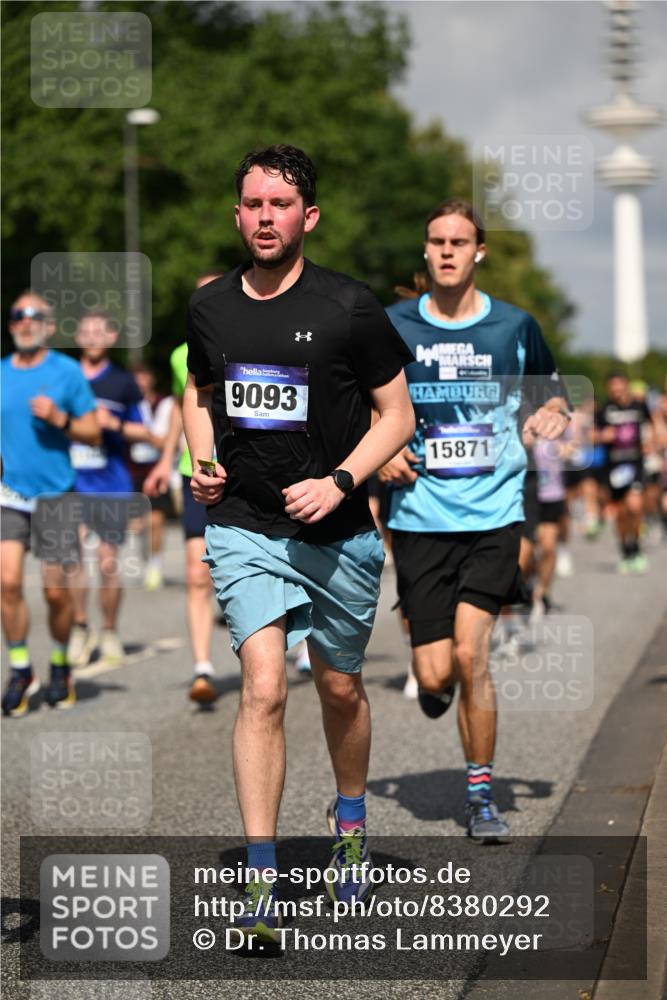 29.06.2025 - hella hamburg halbmarathon Dr. Thomas Lammeyer http://msf.ph/oto/8380292 29.06.2025 09:58:56 Kennedybrücke 1549, 1884, 2274, 2287, 2411, 2592, 2596, 2708, 3087, 3208, 3209, 3258, 3435, 3747, 3985, 4093, 4832, 5102, 5399, 5638, 5705, 5915, 6027, 6054, 6158, 6389, 6532, 6662, 6723, 6836, 6923, 7052, 7659, 8117, 8218, 8371, 8437, 8487, 8577, 8693, 8889, 8927, 9031, 9032, 9093, 9159, 9386, 9476, 9529, 9649, 9661, 9720, 9786, 9869, 10053, 10122, 10184, 10423 meine-sportfotos.de