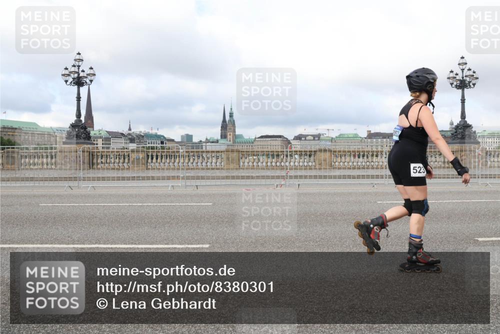 29.06.2025 - hella hamburg halbmarathon Lena Gebhardt http://msf.ph/oto/8380301 29.06.2025 09:14:14 Lombardsbrücke 523 meine-sportfotos.de