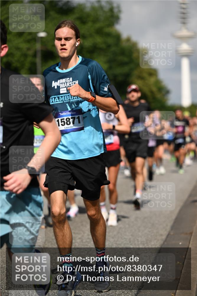 29.06.2025 - hella hamburg halbmarathon Dr. Thomas Lammeyer http://msf.ph/oto/8380347 29.06.2025 09:58:57 Kennedybrücke 1884, 2274, 2287, 2411, 2592, 2596, 2708, 3087, 3208, 3209, 3258, 3435, 3747, 3985, 4093, 4121, 4832, 5102, 5399, 5459, 5638, 5705, 5915, 6027, 6054, 6158, 6389, 6421, 6532, 6662, 6723, 6836, 7052, 7659, 8117, 8153, 8218, 8371, 8437, 8487, 8577, 8693, 8889, 8927, 9031, 9032, 9093, 9159, 9386, 9476, 9529, 9649, 9661, 9720, 9786, 9869, 10053, 10122, 10184, 10423 meine-sportfotos.de