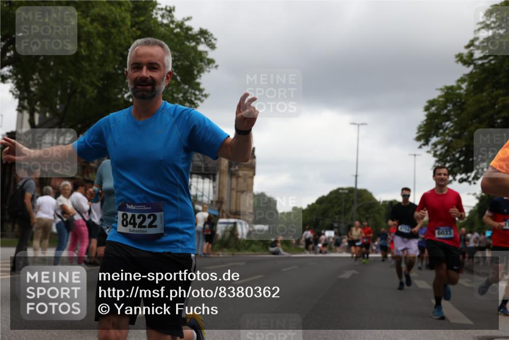 29.06.2025 - hella hamburg halbmarathon Yannick Fuchs http://msf.ph/oto/8380362 29.06.2025 10:54:44 20KM 1364, 1414, 1653, 2322, 2323, 2363, 3698, 6033, 6201, 6309, 6487, 6754, 6757, 7006, 7065, 7306, 7636, 7759, 7761, 8191, 8421, 8422, 8662, 8923, 9020, 9021, 10534, 10576, 11623, 11702, 11753, 11782, 11937, 12491, 13459, 13488, 13589, 14429, 15269, 16621, 17491, 17899, 17952, 18029, 18063, 18757, 19117, 19146, 19242, 19246 meine-sportfotos.de
