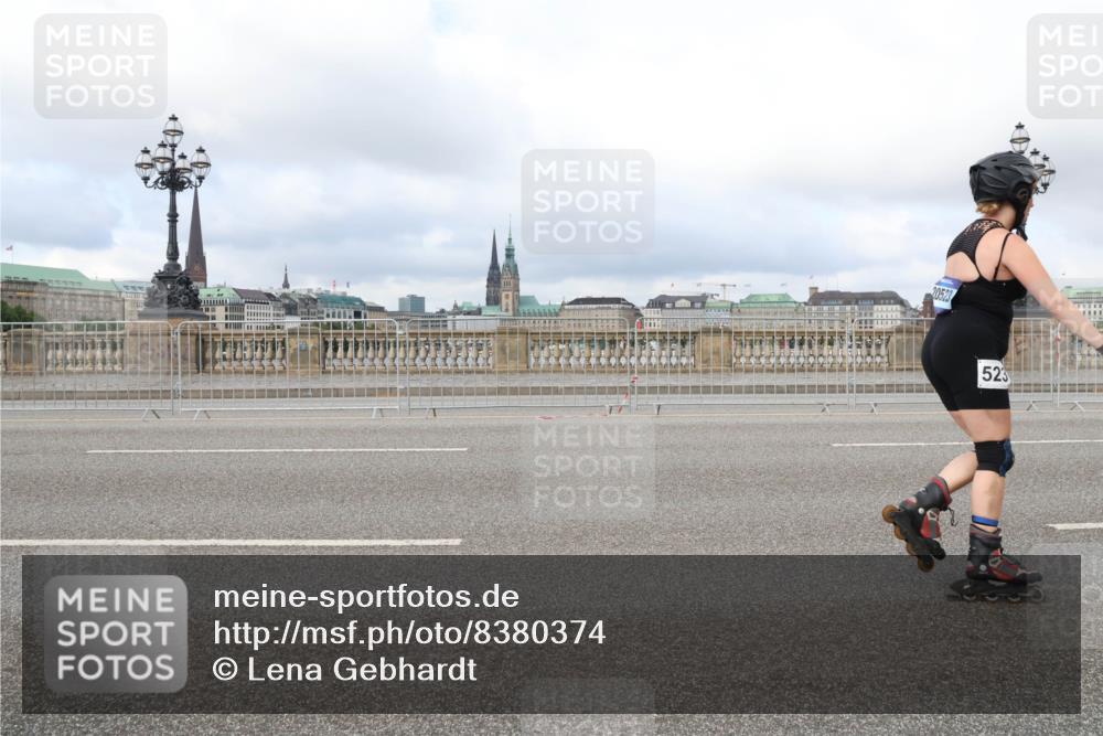 29.06.2025 - hella hamburg halbmarathon Lena Gebhardt http://msf.ph/oto/8380374 29.06.2025 09:14:14 Lombardsbrücke 20523, 523 meine-sportfotos.de