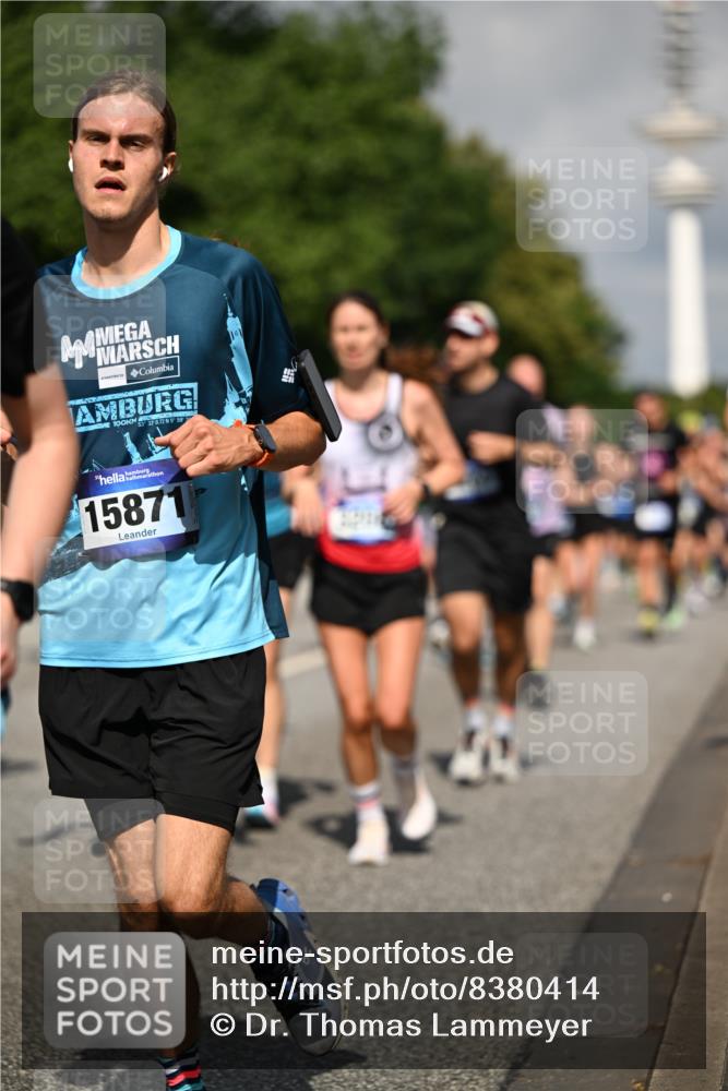 29.06.2025 - hella hamburg halbmarathon Dr. Thomas Lammeyer http://msf.ph/oto/8380414 29.06.2025 09:58:57 Kennedybrücke 1884, 2274, 2287, 2411, 2592, 2596, 2708, 3087, 3208, 3209, 3258, 3435, 3747, 3985, 4093, 4121, 4832, 5102, 5399, 5459, 5638, 5705, 5915, 6027, 6054, 6158, 6389, 6421, 6532, 6662, 6723, 6836, 7052, 7659, 8117, 8153, 8218, 8371, 8437, 8487, 8577, 8693, 8889, 8927, 9031, 9032, 9093, 9159, 9386, 9476, 9529, 9649, 9661, 9720, 9786, 9869, 10053, 10122, 10184, 10423 meine-sportfotos.de